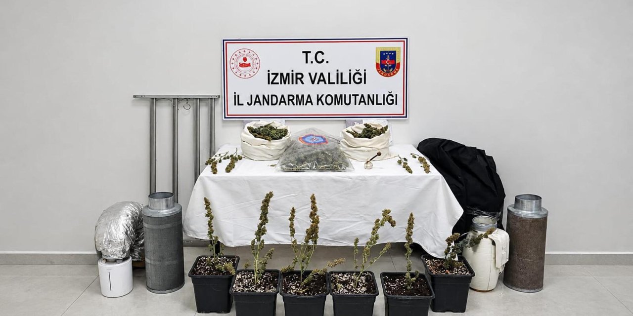 İzmir'de 5 kilo 100 gram skunk yakalandı