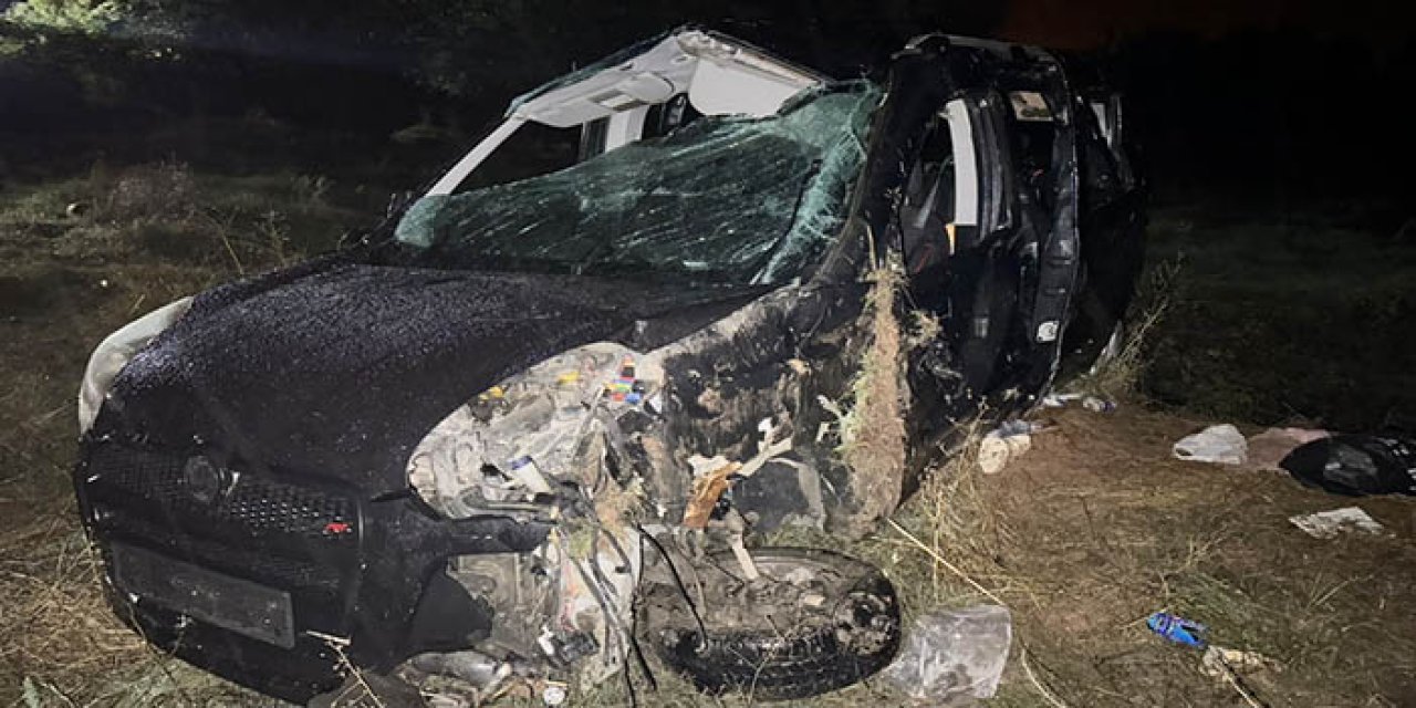 Hafif ticari araç takla atıp şarampole yuvarlandı: 1 ölü, 4 yaralı