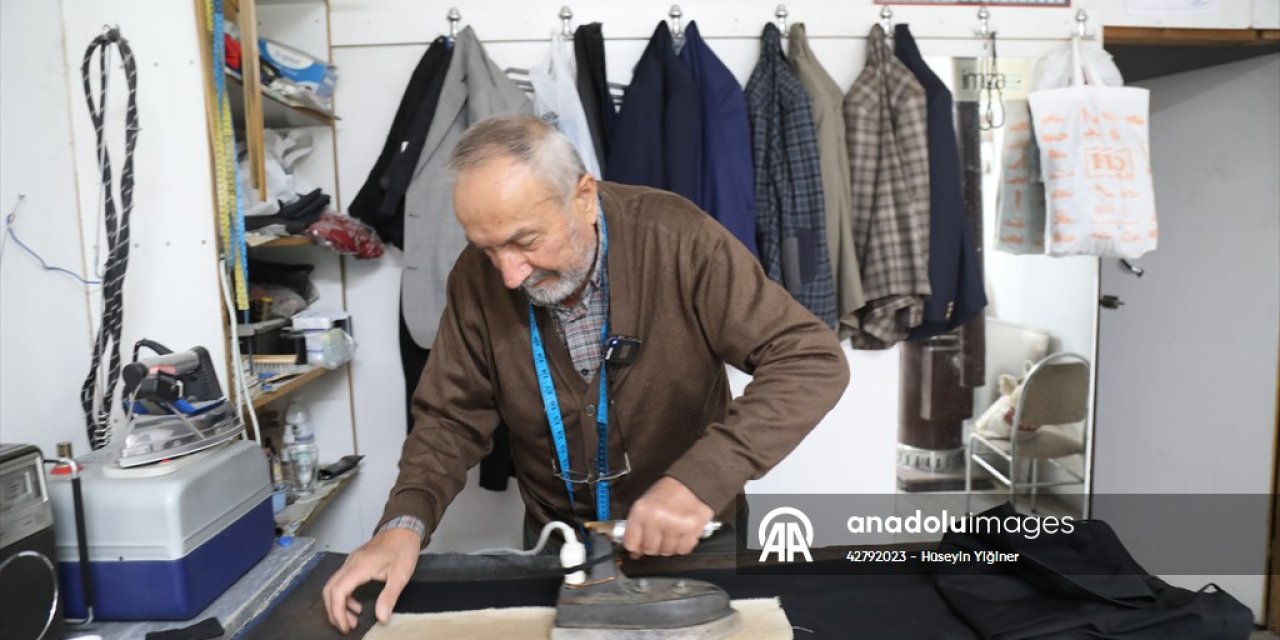 Çubuk'ta 74 yaşındaki terzi 61 yıldır iğne iplikle geçimini sağlıyor