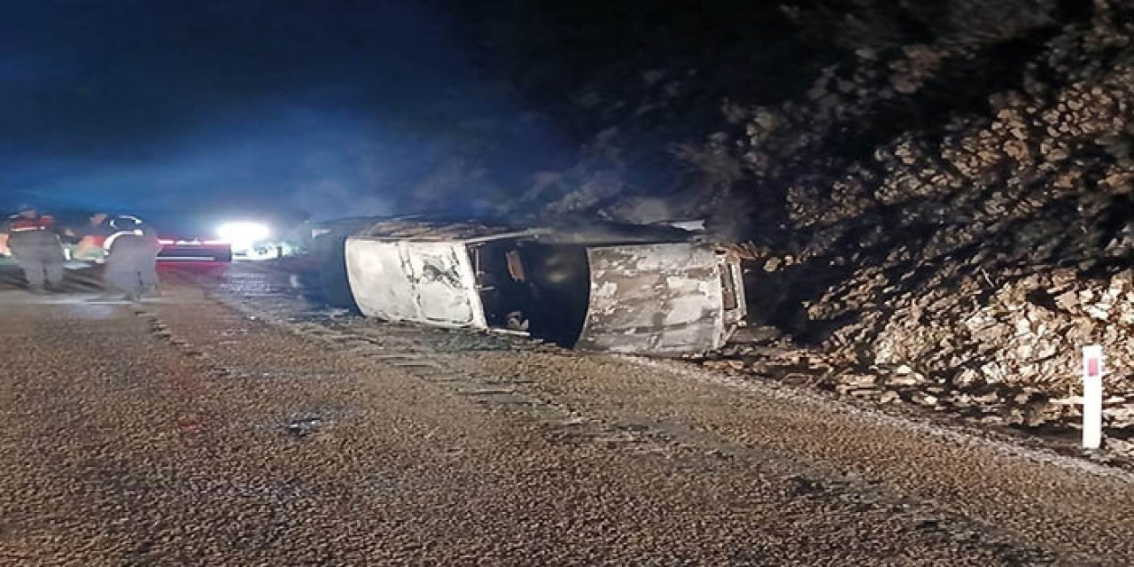 Kaza yapan otomobil alev aldı, sürücünün cesedi uçurumda bulundu