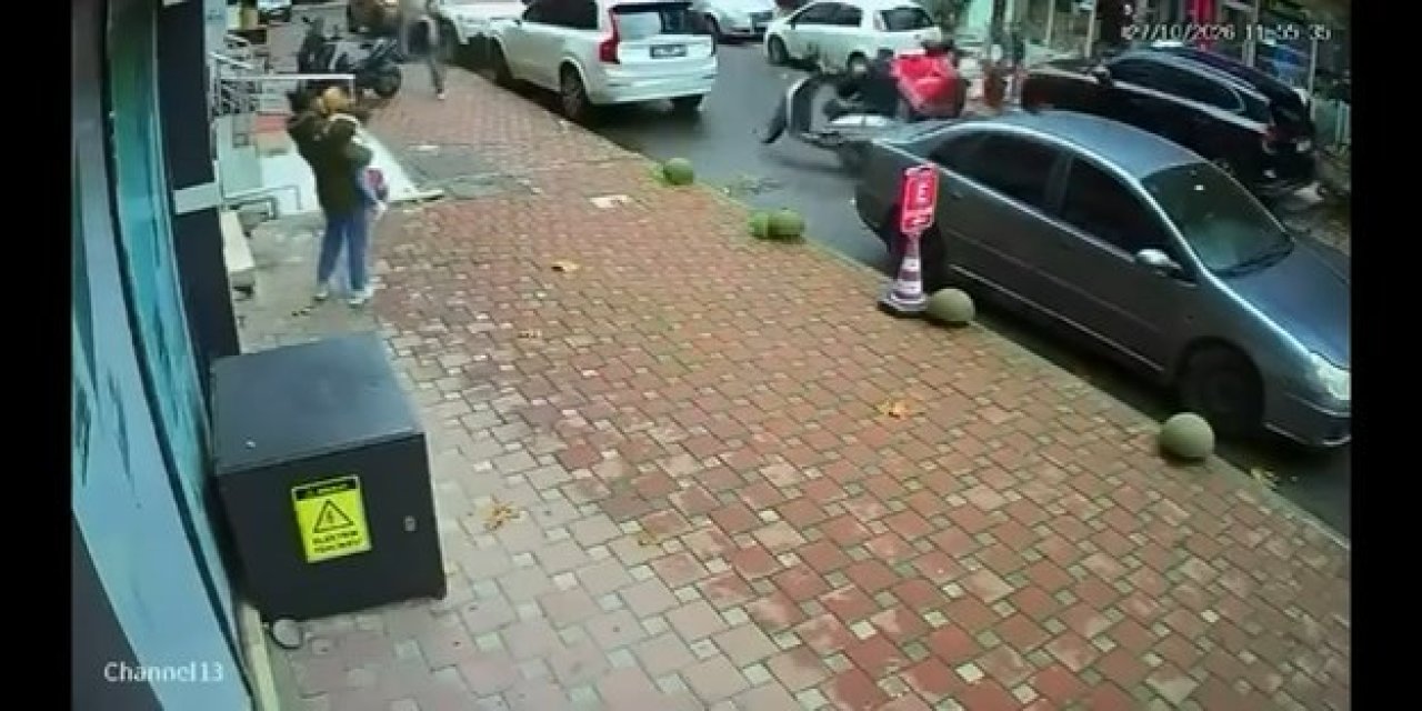 Çekmeköy’de aküsü değiştirilen motosiklet aniden hareket etti, yardım eden kişi yere düştü