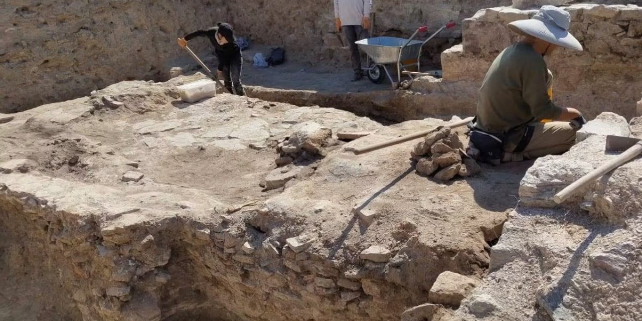 Afyonkarahisar’da 2 bin yıllık termal yapı kalıntıları ortaya çıkarıldı