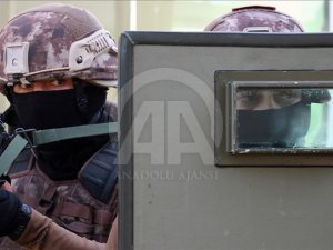 Özel harekatçılardan gerçeğini aratmayan tatbikat