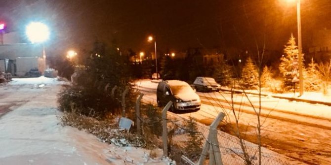 Ankara İncek'te kar sevinci