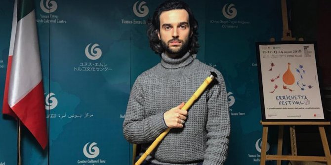 İtalyan sanatçı ney vesilesiyle Müslüman oldu