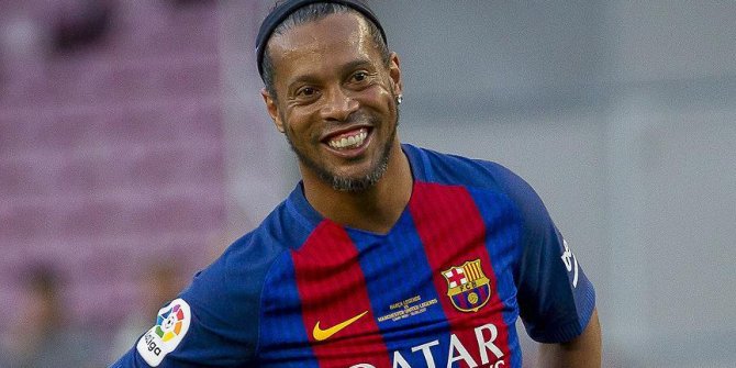 Ronaldinho futbolu bıraktı