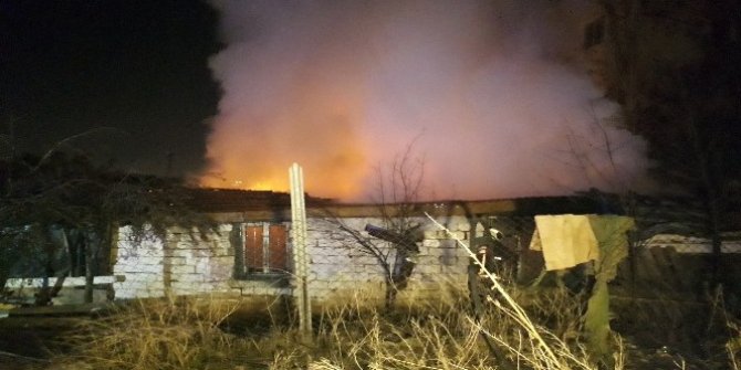 Ankara Öveçler'de gecekonduda yangın