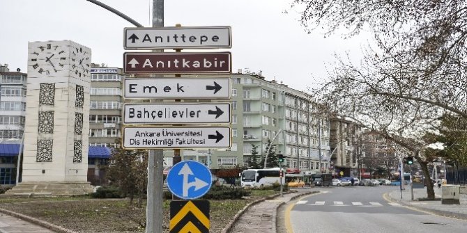 Başkent'te trafik levhaları değişiyor
