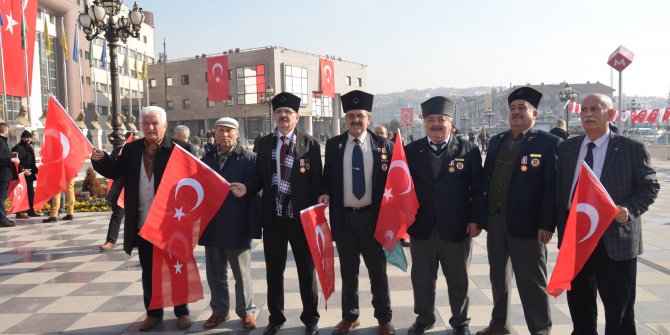 Keçiören Türk bayraklarıyla ay yıldıza boyandı