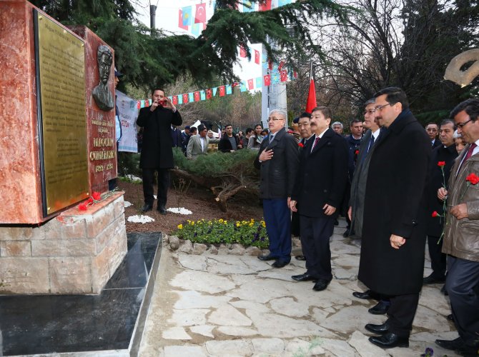 Keçiören'de Şair Mağcan Cumabayev Anıtı açıldı