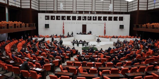 Yardımcı doçentlik kadrosunu kaldıran teklif kanunlaştı
