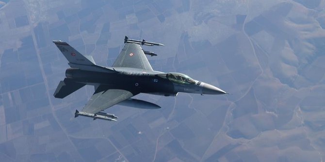 Saldırı hazırlığındaki teröristlere ait barınak ve silah mevzileri imha edildi