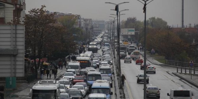 İstasyon Caddesi'nin trafik sorunu çözülüyor
