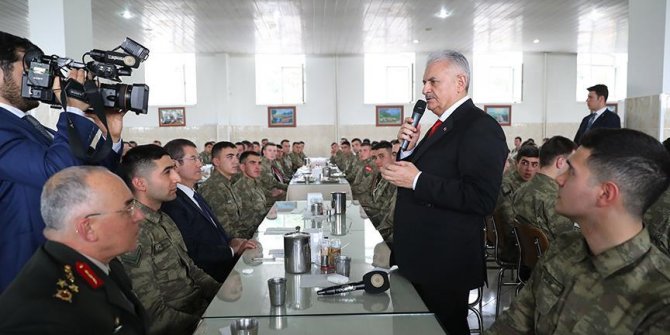 Başbakan Yıldırım: Tarihten gelen sorumluluğumuzun bilincinde olarak Afrin'deyiz