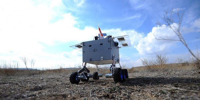 Üniversitelilerden 'Hava Savunma Robotu'