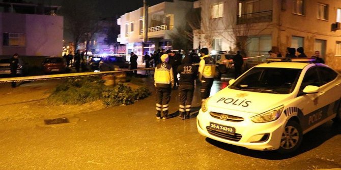 İzmir'de GBT kontrolünde polise bıçaklı saldırı: 1 şehit, 1 yaralı