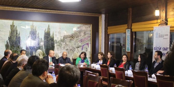 Ebru ve Hat sanatçısı Fuat Başar:  Özümüze dönüyoruz