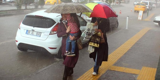 Meteorolojiden 5 il için kuvvetli sağanak ve rüzgar uyarısı