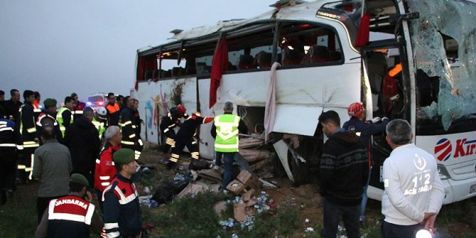 Aksaray'da yolcu otobüsü şarampole devrildi: 4 ölü, 37 yaralı