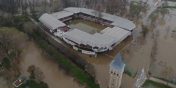 Tunca Nehri taştı, Kırkpınar sular altında kaldı