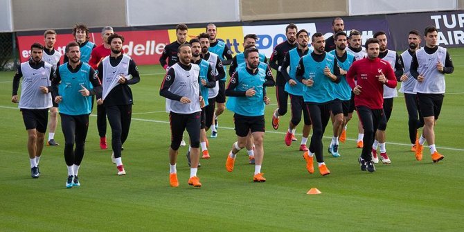 A Milli Futbol Takımı Karadağ maçı hazırlıklarını sürdürdü