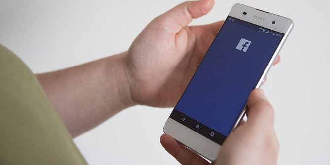 Facebook arama ve mesaj bilgilerini toplamış