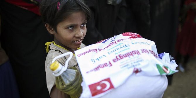TDV Arakanlı Müslümanların elinden tutuyor