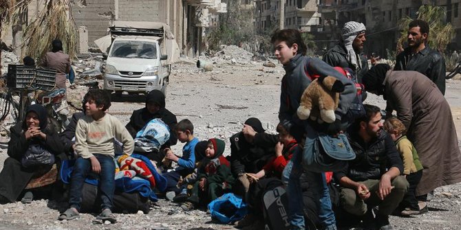 Doğu Guta'dan 130 bin kişi ayrıldı