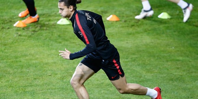 Villarreal'de ayın futbolcusu Enes Ünal
