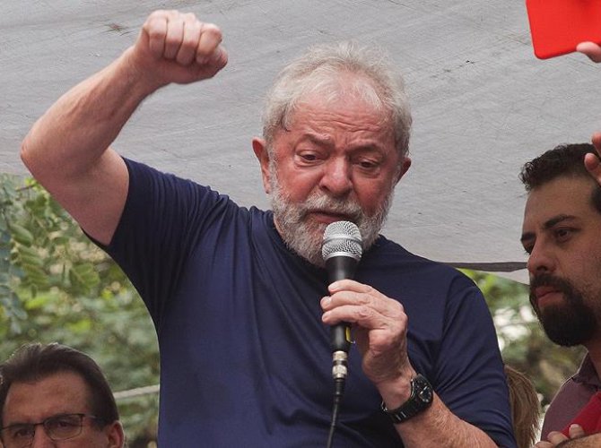 Eski Brezilya Devlet Başkanı Lula teslim oldu