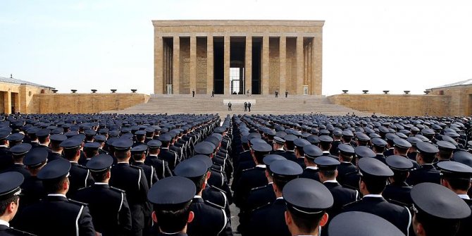 Türk polisi sosyal medyada 'TT' oldu