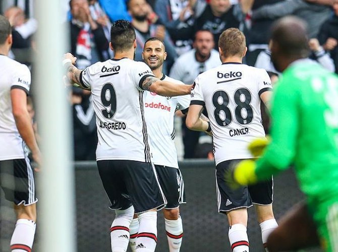 Beşiktaş evinde mutlu