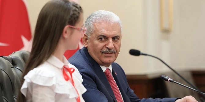 Çocuklarımız için bakanlarımız var gücüyle çalışıyor