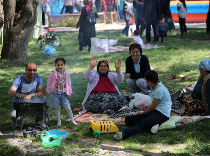 Yakacık 3 günde 30 bin kişiyi ağırladı