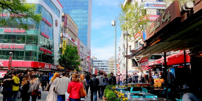 Yüzde 74’müz muhafazakâr