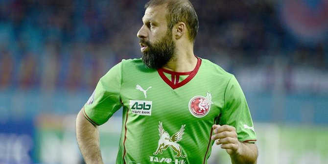 Gökdeniz Karadeniz futbolculuk kariyerini sonlandırıyor