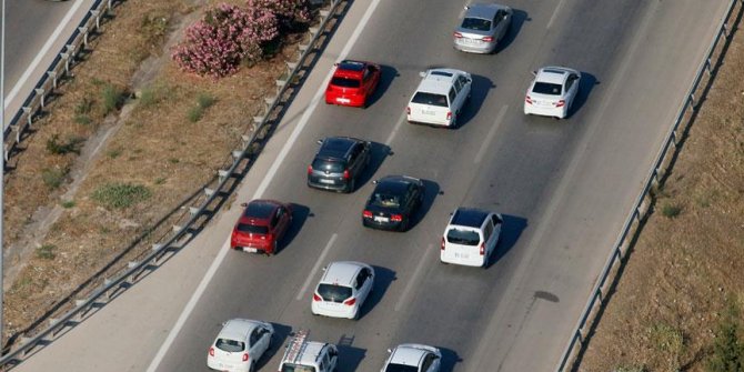 Trafikteki taşıt sayısı 460 bin 639 arttı