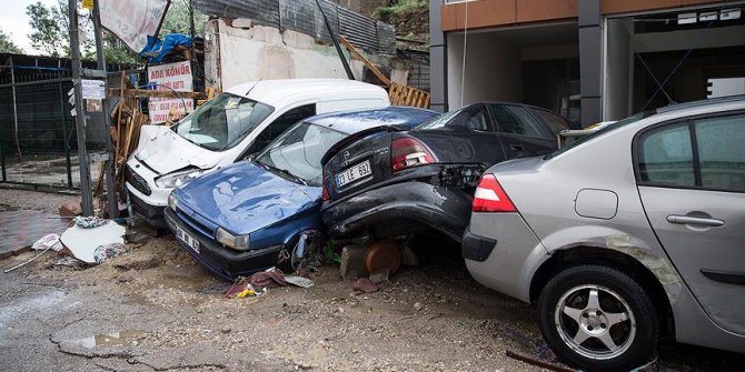 Mamak'taki selde zarar görenlere yardım ödemeleri başladı