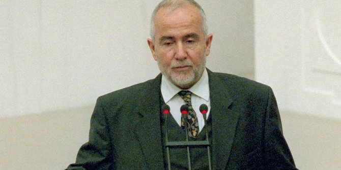 Eski Bakan Cevat Ayhan vefat etti