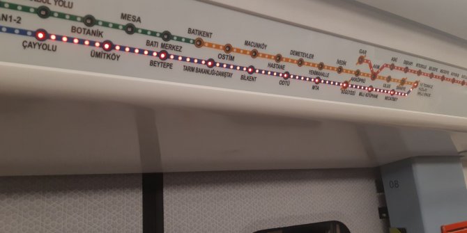 Metrodaki teknik arıza mağdur ediyor