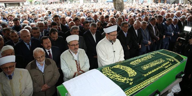 Eski Bakan Ayhan son yolculuğuna uğurlandı