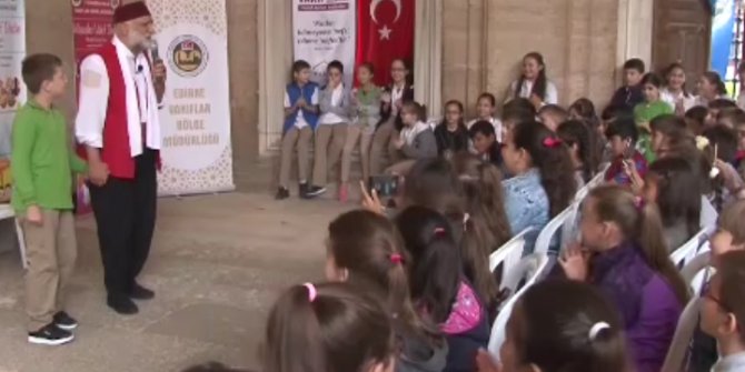 Selimiye'nin avlusu tiyatro sahnesi oldu