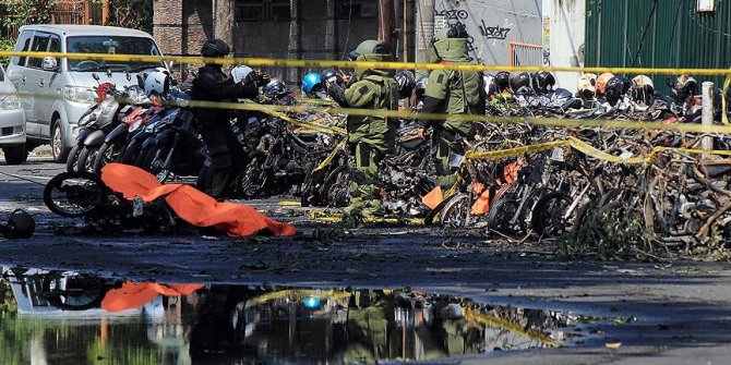 Endonezya’da 3 kiliseye bombalı saldırı: 9 ölü, 40 yaralı