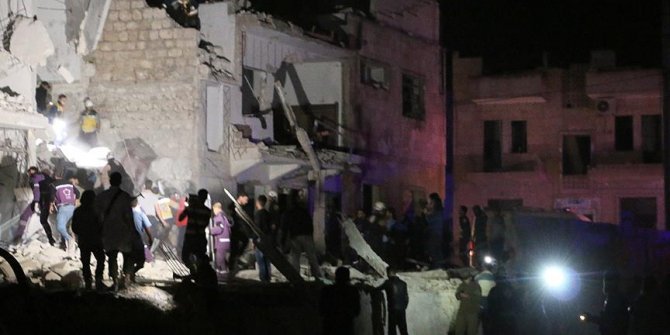 İdlib'de hastane önünde saldırı: 12 ölü