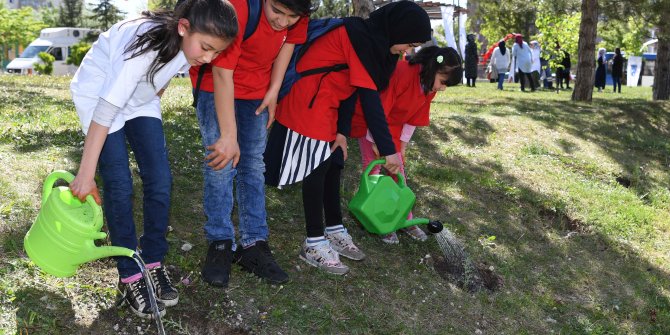 150 fidan toprakla buluştu