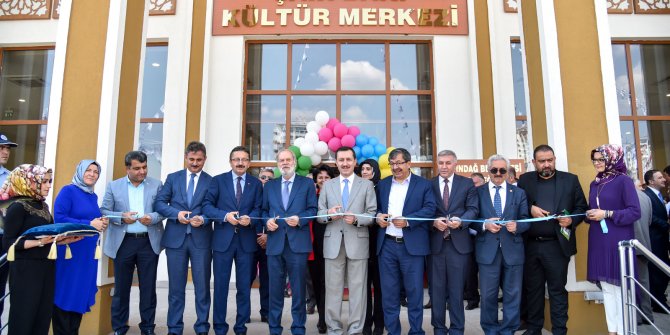 Şair Baki Kültür Merkezi törenle açıldı