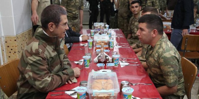 Canikli'den sınırın 'sıfır noktası'nda Mehmetçikle iftar