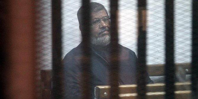 Mursi'nin ölümü ile ilgili şok iddia: Ölmesi mi beklendi?