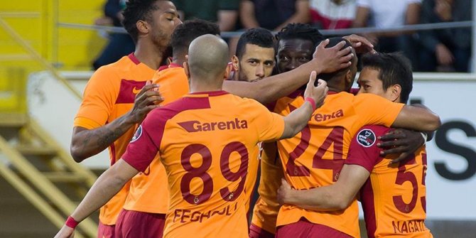 Galatasaray'da 18 futbolcunun ilk şampiyonluk heyecanı