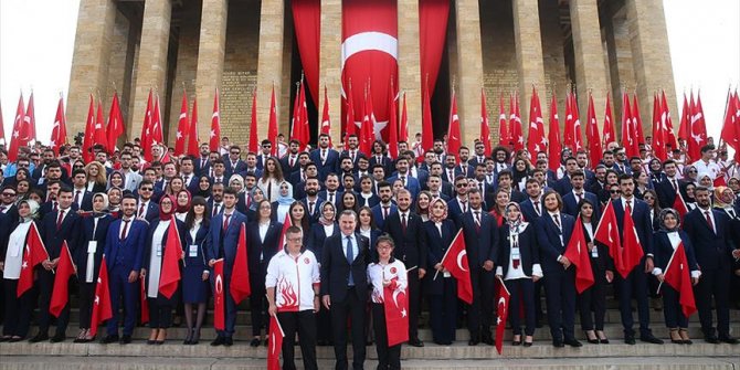 19 Mayıs törenlerle kutlanıyor